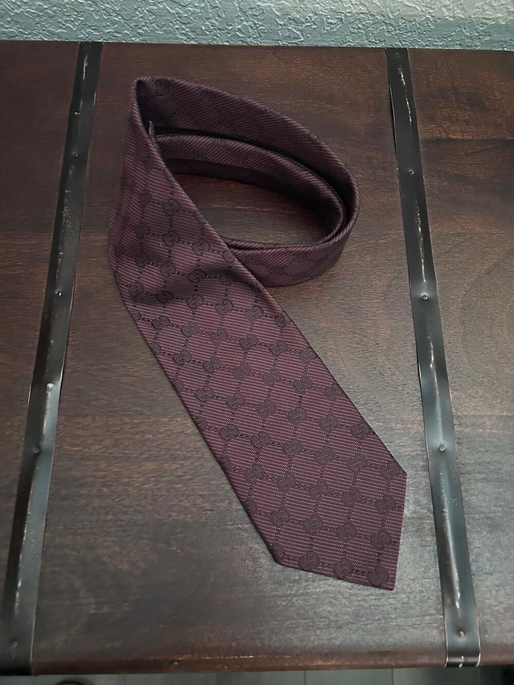AUTHENTIC GUCCI MONOGRAM GG NECK TIE WINE 3.5” W